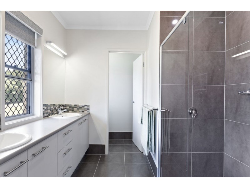 13-15 Ferraro Court, Ningi QLD 4511