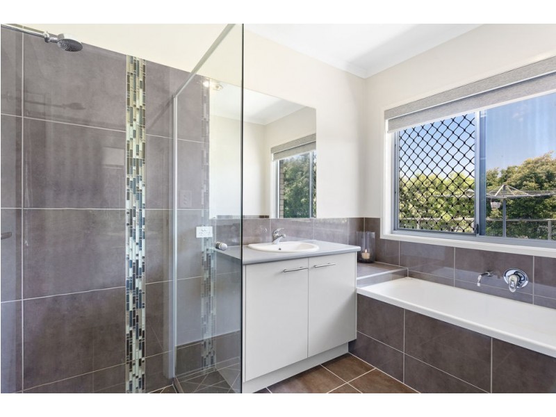 13-15 Ferraro Court, Ningi QLD 4511