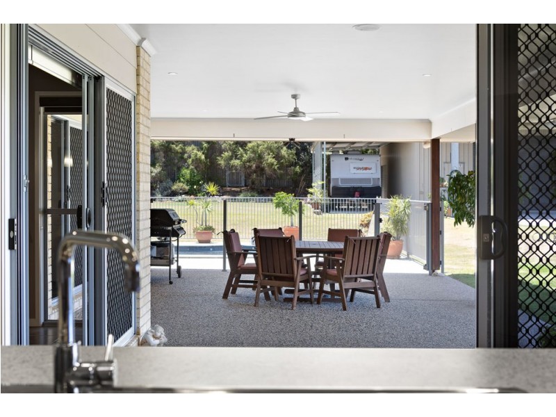 13-15 Ferraro Court, Ningi QLD 4511