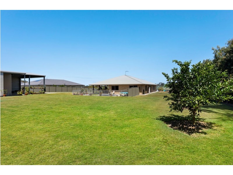 13-15 Ferraro Court, Ningi QLD 4511