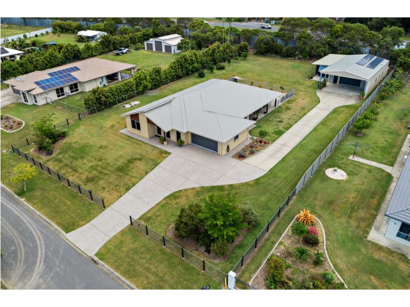 13-15 Ferraro Court, Ningi QLD 4511