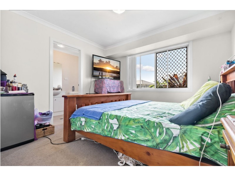81 Sandstone Boulevard, Ningi QLD 4511