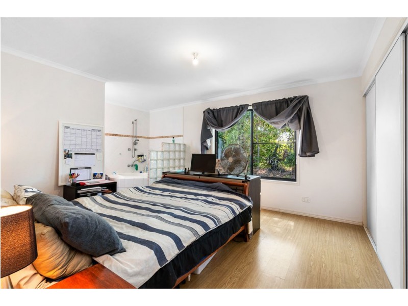 16 Woodforde Court, Morayfield QLD 4506