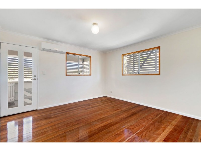 14 James Road, Beachmere QLD 4510