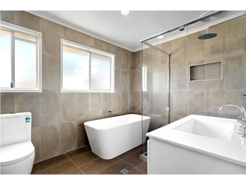 14 James Road, Beachmere QLD 4510