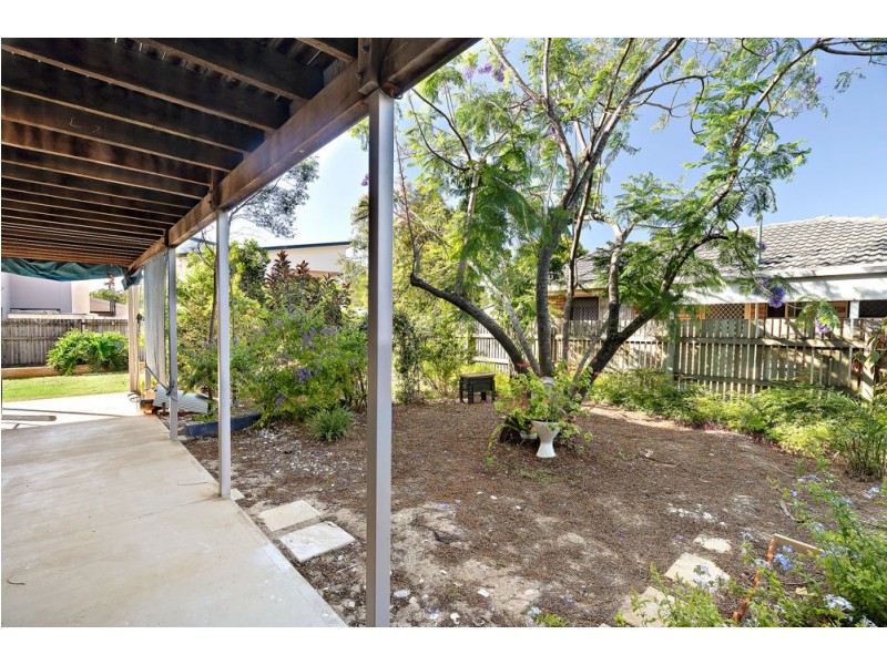 14 James Road, Beachmere QLD 4510