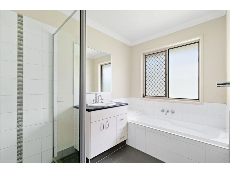 4 Barron Street, Morayfield QLD 4506