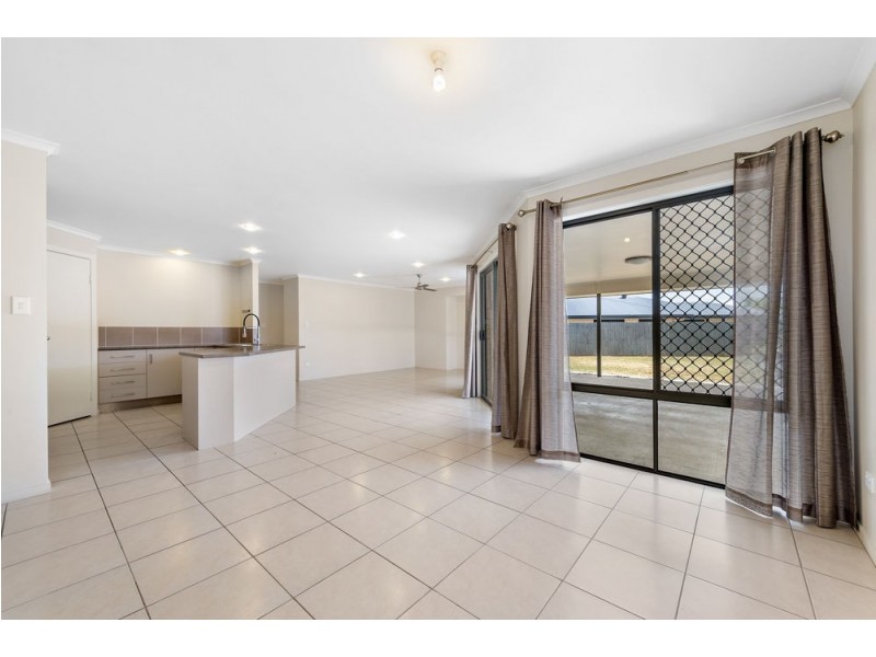 10 Wallaby Place, Morayfield QLD 4506