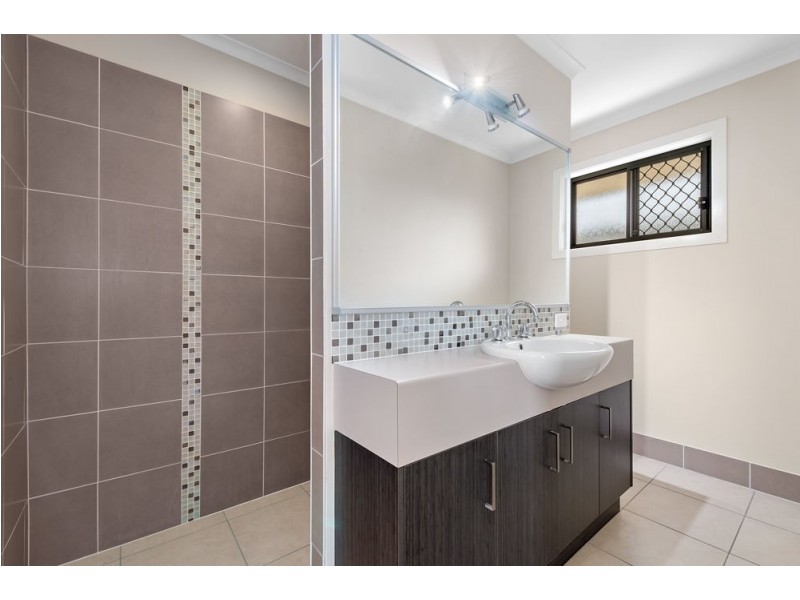 10 Wallaby Place, Morayfield QLD 4506