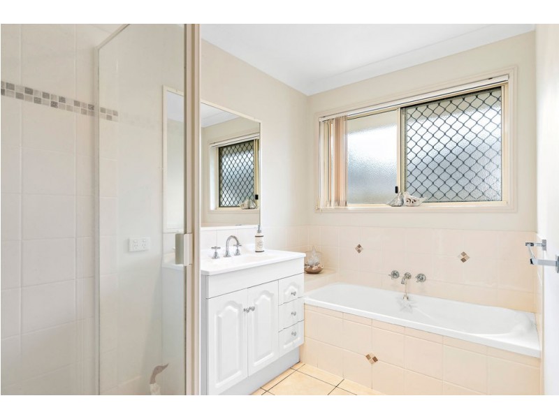 21 Leichhardt Avenue, Rothwell QLD 4022