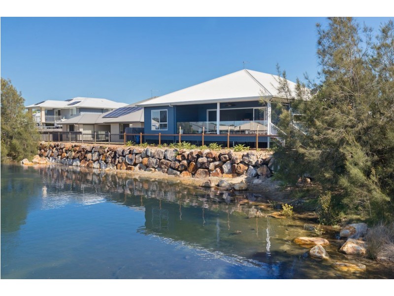 26 Coffey Court, Beachmere QLD 4510
