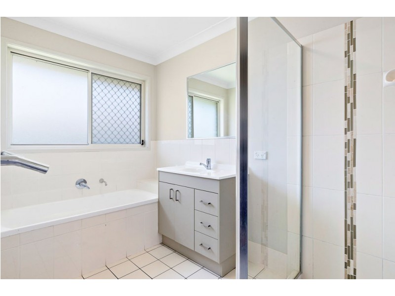 5 Newmarket Drive, Morayfield QLD 4506