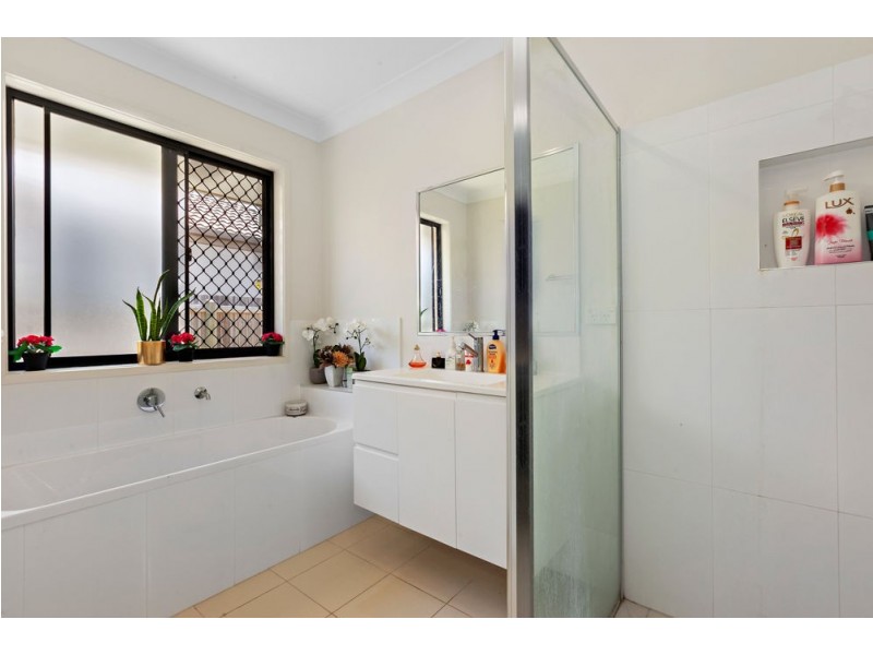 17 Lisa Crescent, Coomera QLD 4209