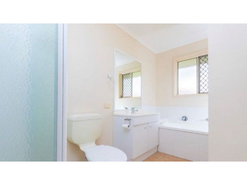 8 Dundas Close, Caboolture QLD 4510