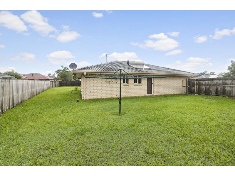 8 Dundas Close, Caboolture QLD 4510