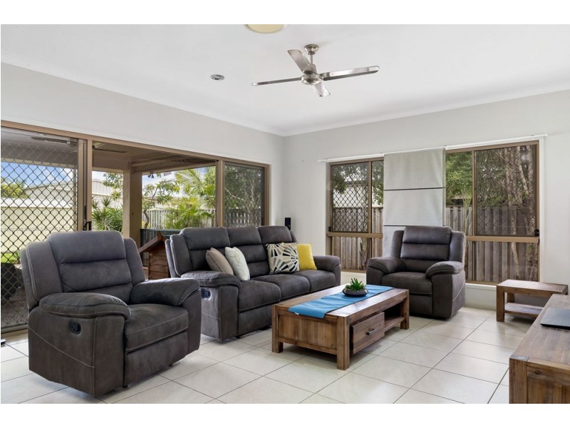 27 Peppertree Court, Narangba QLD 4504