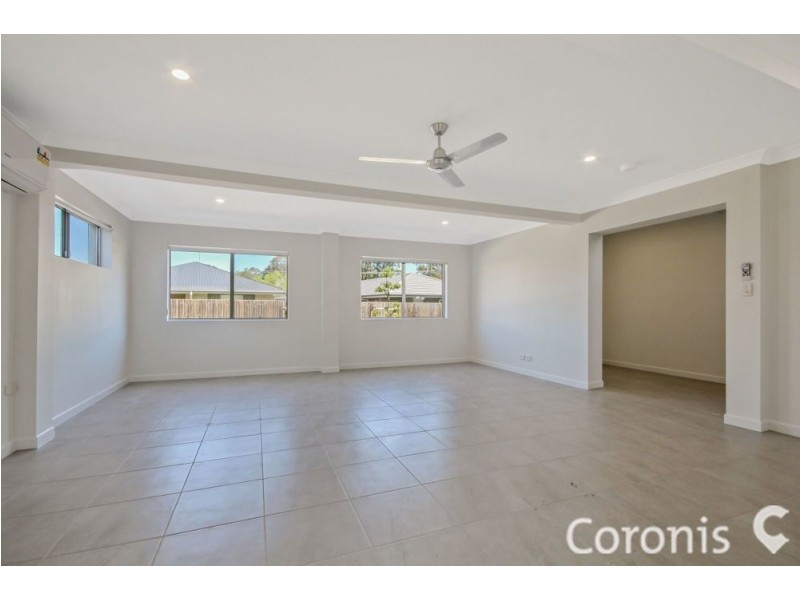 4/6 Sunseeker Street, Burpengary QLD 4505