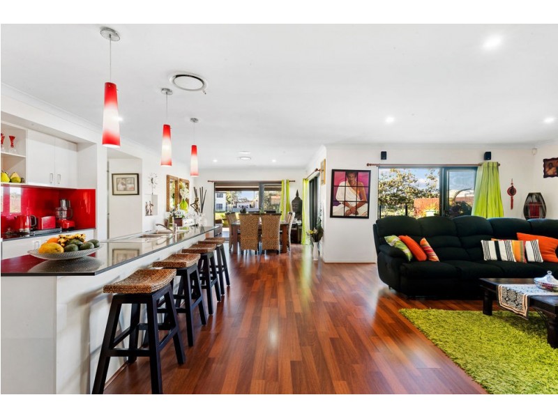 16 Apollo Cres, Beachmere QLD 4510