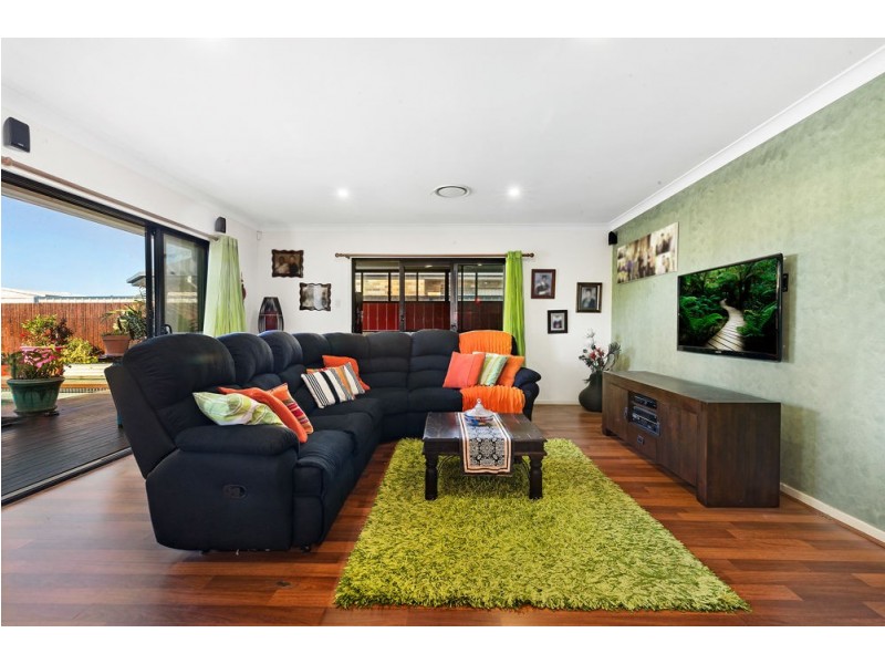 16 Apollo Cres, Beachmere QLD 4510