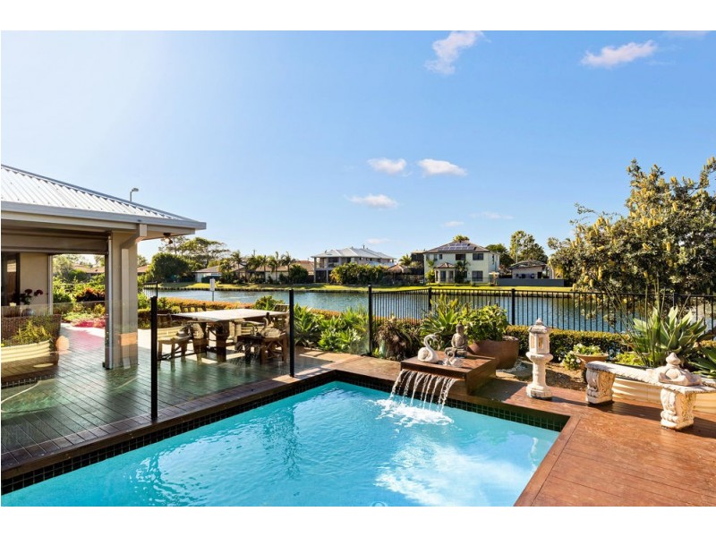 16 Apollo Cres, Beachmere QLD 4510