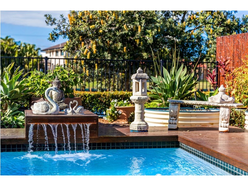 16 Apollo Cres, Beachmere QLD 4510