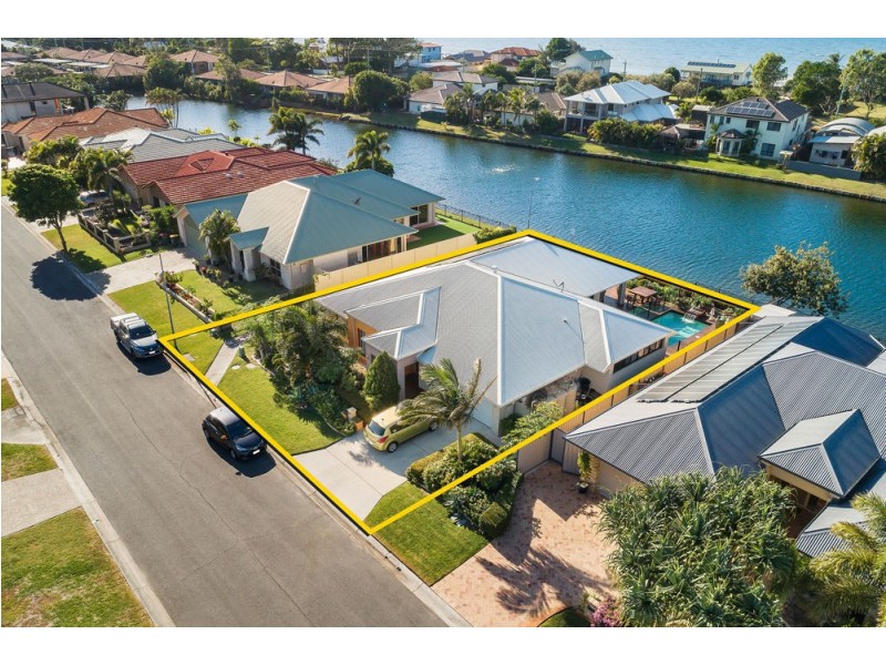 16 Apollo Cres, Beachmere QLD 4510