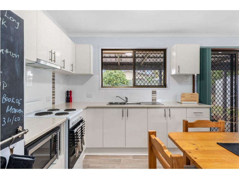 35 Moatah Drive, Beachmere QLD 4510