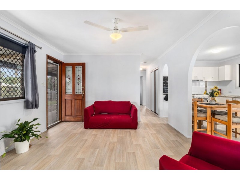 35 Moatah Drive, Beachmere QLD 4510