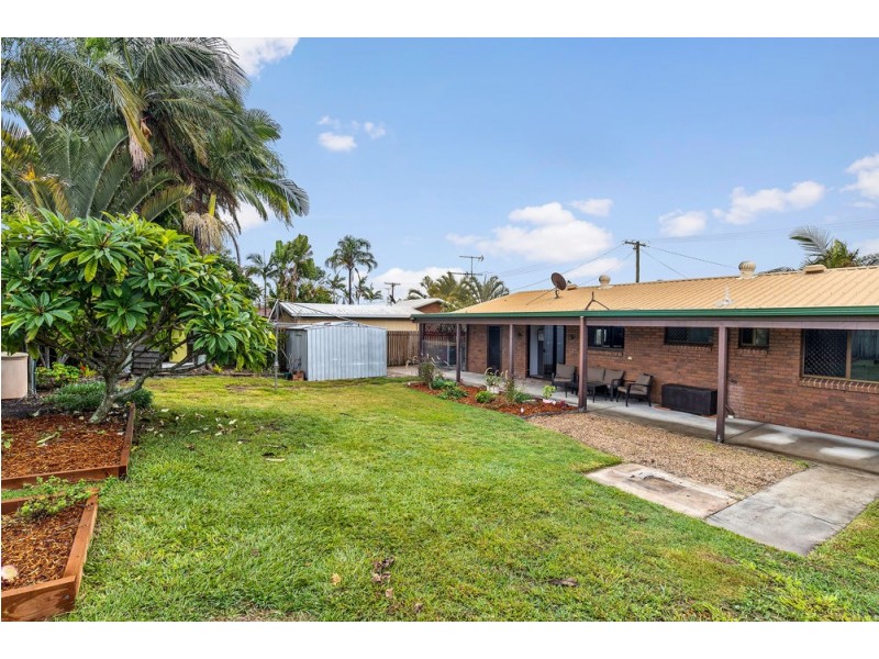 35 Moatah Drive, Beachmere QLD 4510