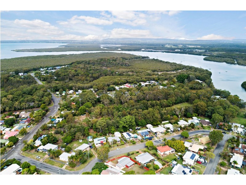 35 Moatah Drive, Beachmere QLD 4510
