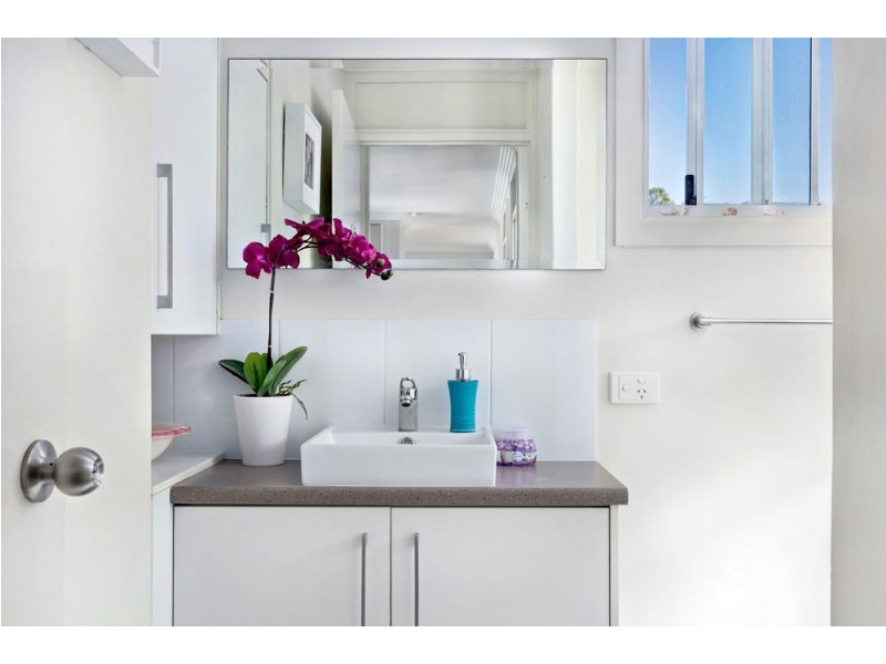 12 Sunshine Ave, Woorim QLD 4507