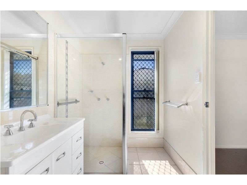 15 Desmond St, Narangba QLD 4504