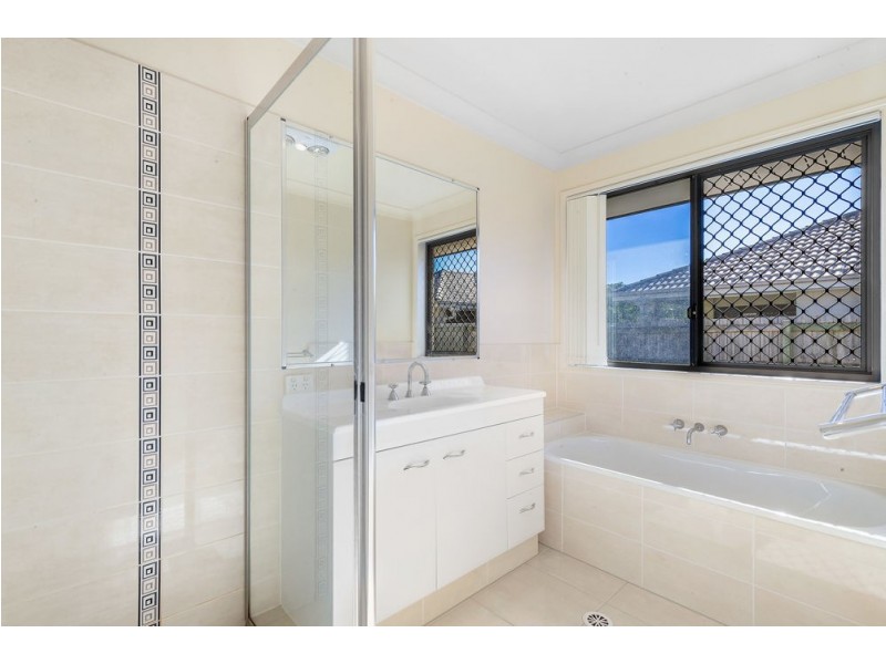 15 Desmond St, Narangba QLD 4504