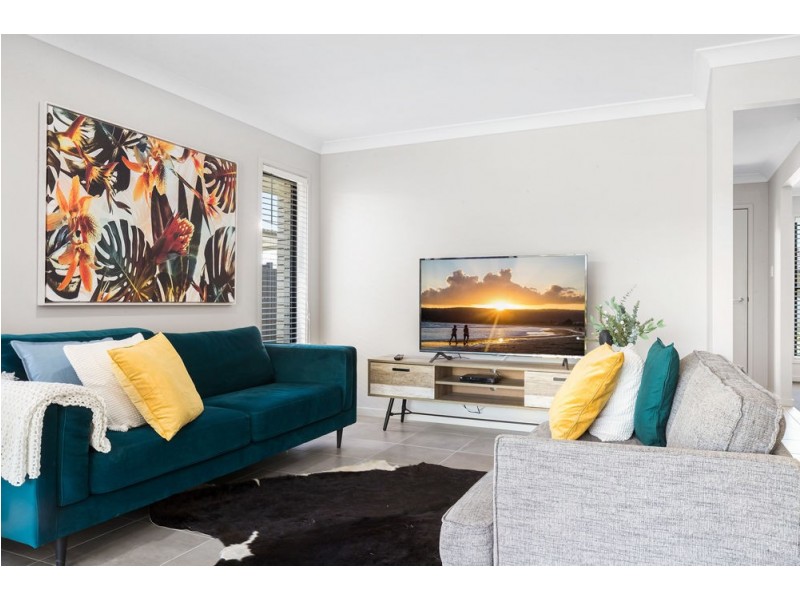 9 Rowden Street, Beachmere QLD 4510