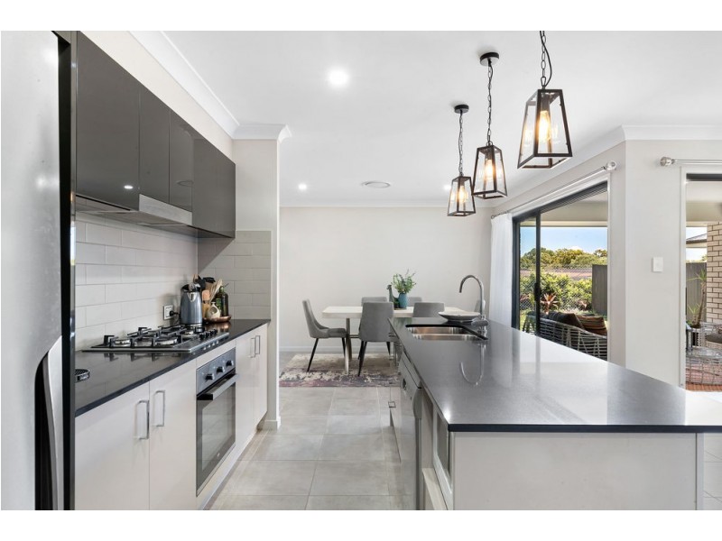 9 Rowden Street, Beachmere QLD 4510