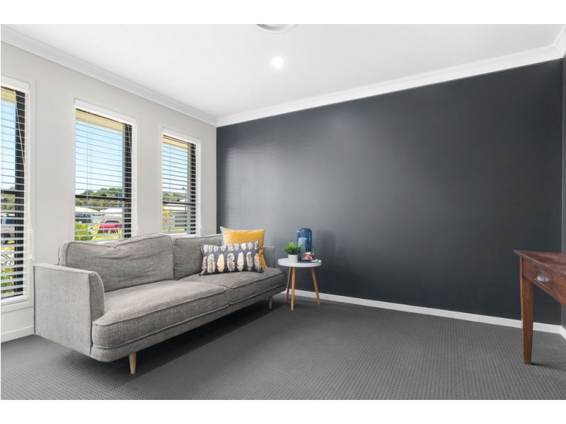9 Rowden Street, Beachmere QLD 4510