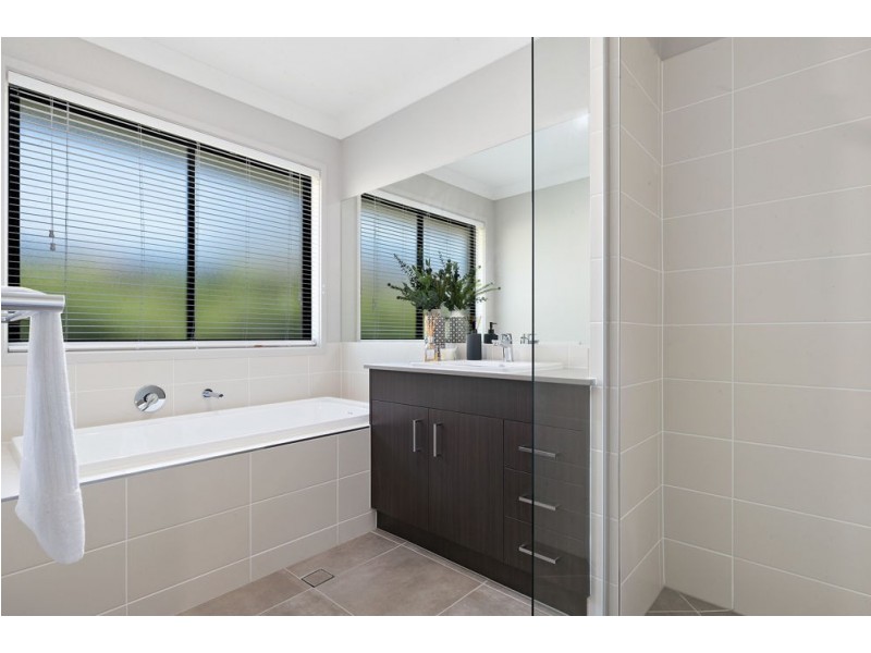 9 Rowden Street, Beachmere QLD 4510