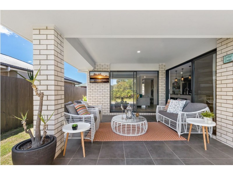 9 Rowden Street, Beachmere QLD 4510