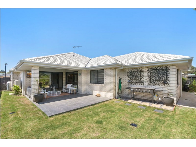 9 Rowden Street, Beachmere QLD 4510