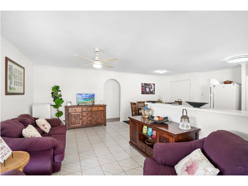 16 Flamingo Dr, Banksia Beach QLD 4507