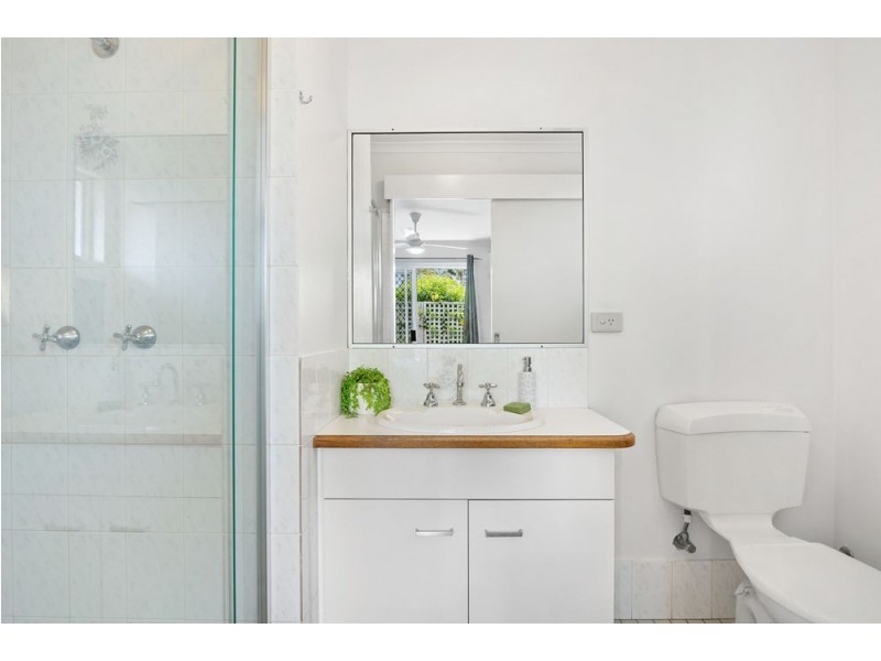 16 Flamingo Dr, Banksia Beach QLD 4507