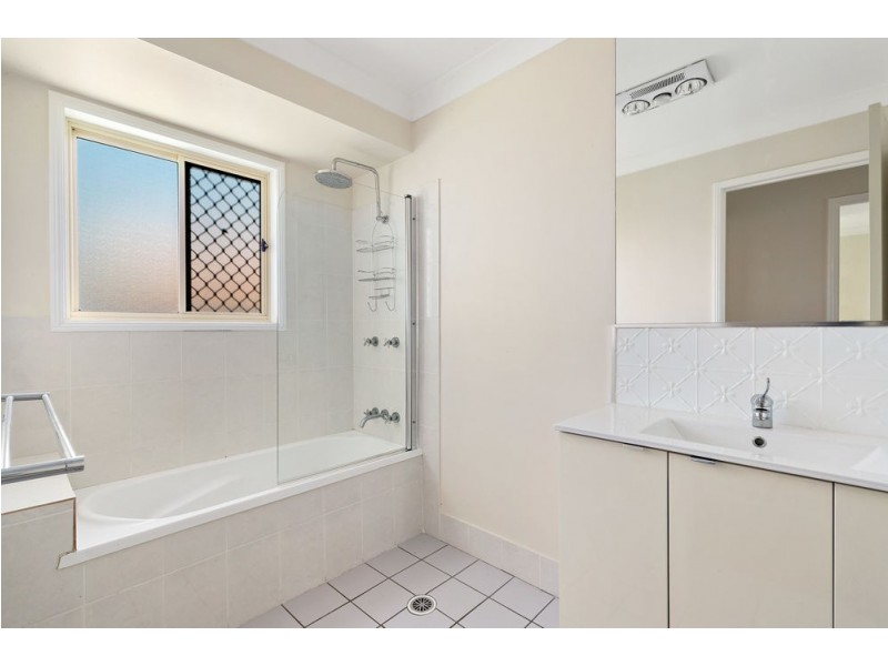 15 Barossa Crescent, Caboolture South QLD 4510