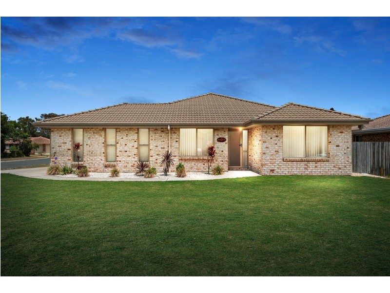 1 Siska Court, Beachmere QLD 4510