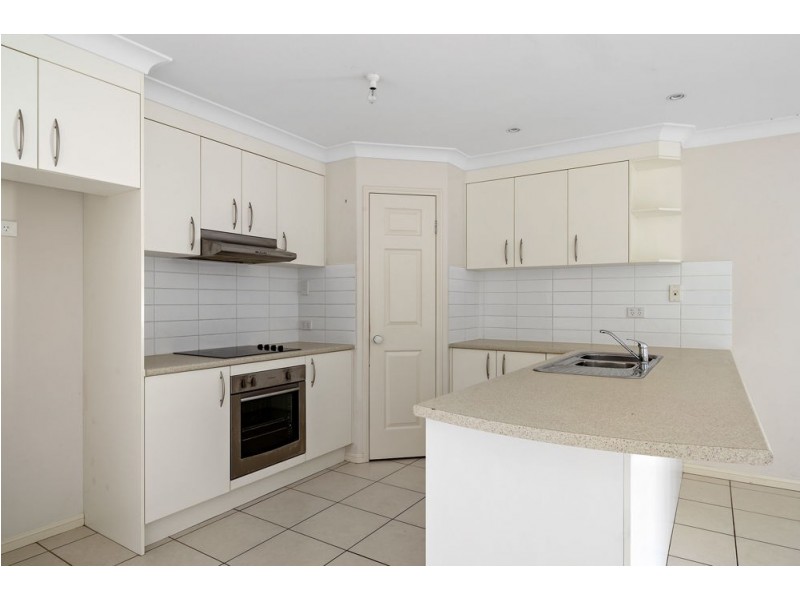 1 Siska Court, Beachmere QLD 4510