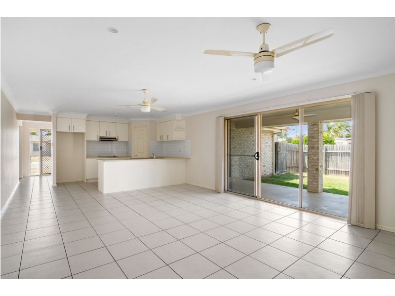 1 Siska Court, Beachmere QLD 4510
