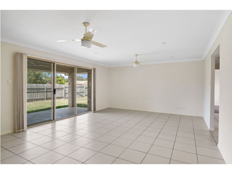 1 Siska Court, Beachmere QLD 4510