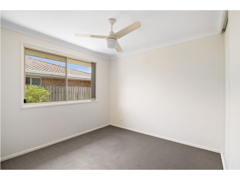 1 Siska Court, Beachmere QLD 4510