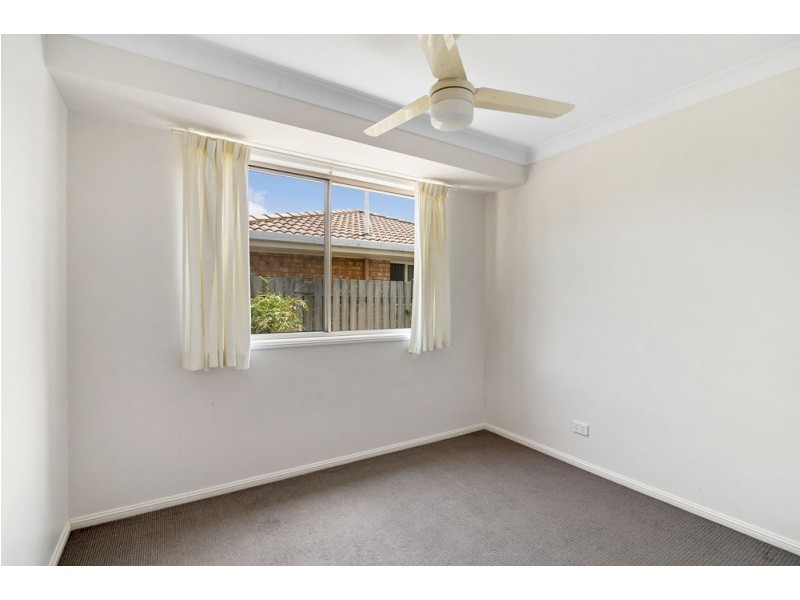 1 Siska Court, Beachmere QLD 4510