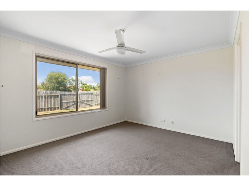 1 Siska Court, Beachmere QLD 4510