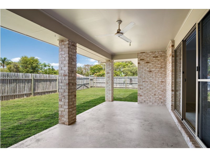 1 Siska Court, Beachmere QLD 4510